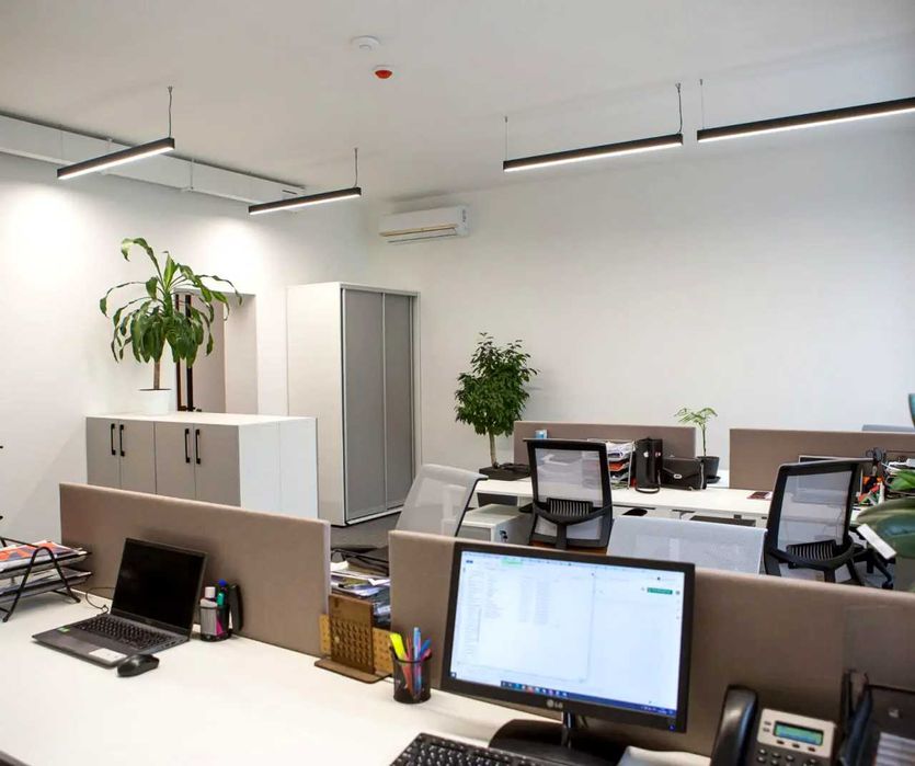 Без кмісії, Продаж офісної будівлі біля метро Політехнічний Інститут.