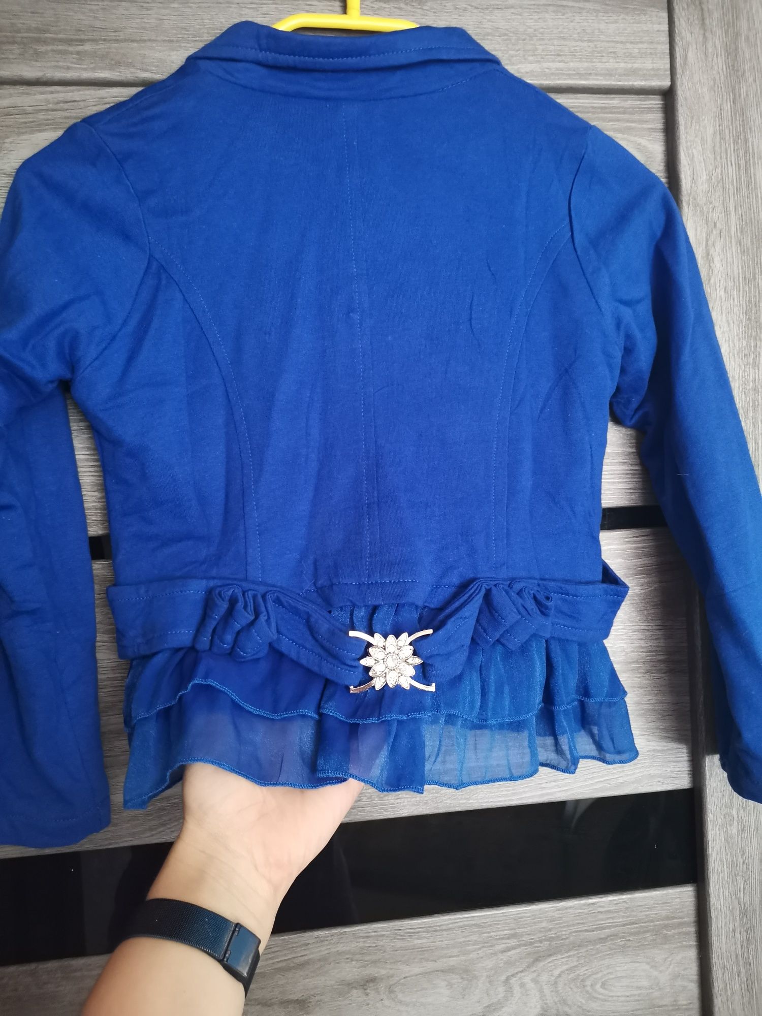 Яркий пиджак для девочки