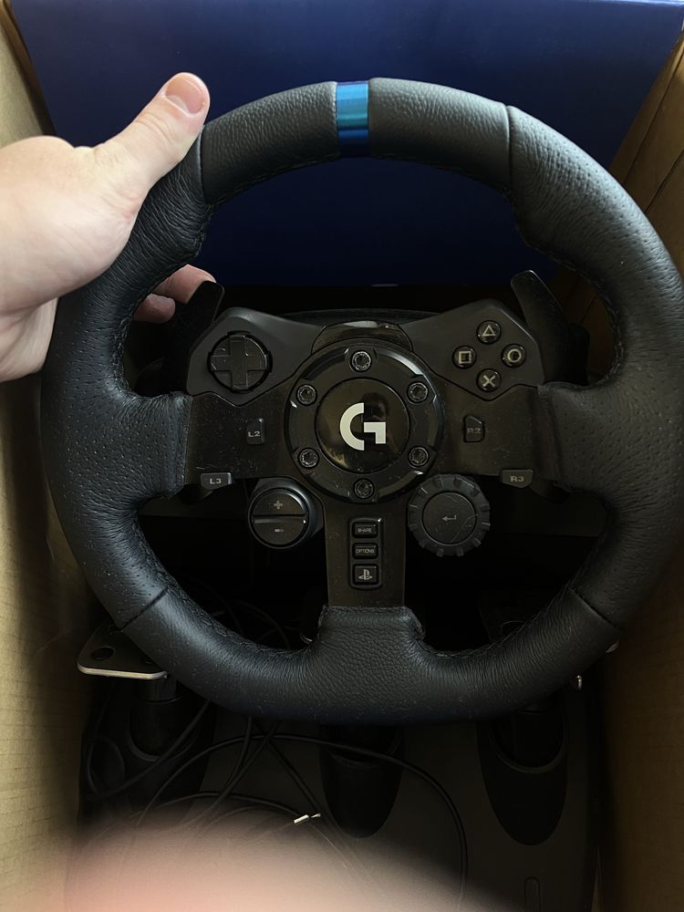 Volante e pedais logitech