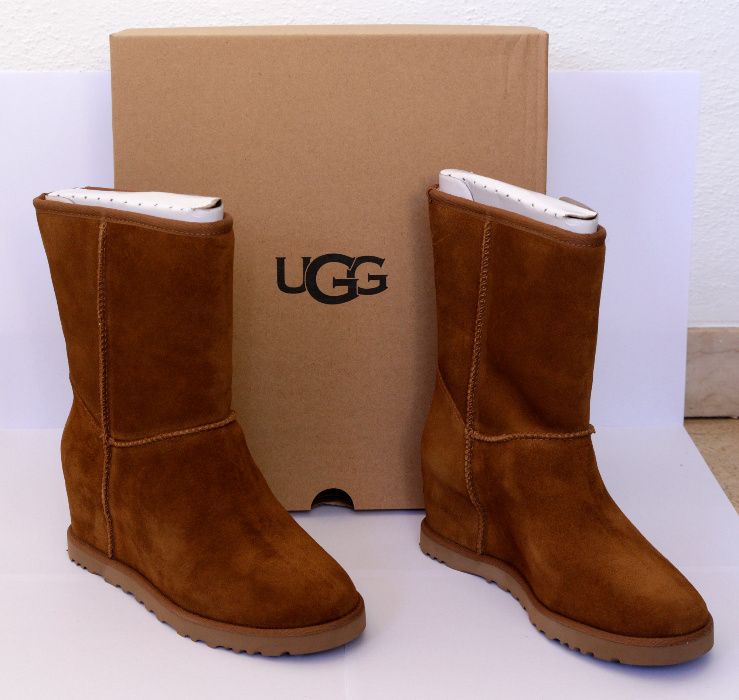 Botas UGG - Women Classic Femme Short // Tamanho: 38 // Cor: Chestnut