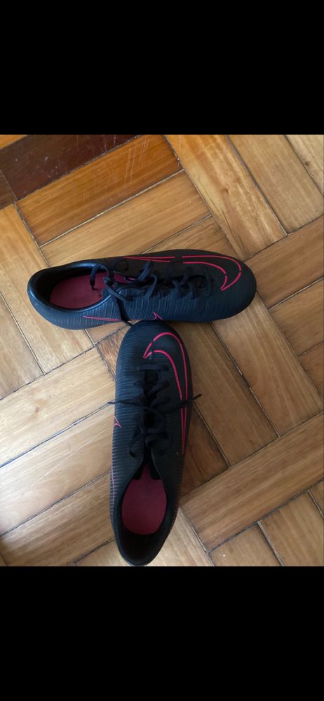 Chuteiras futebol Nike Mercurial com pouquíssimo uso