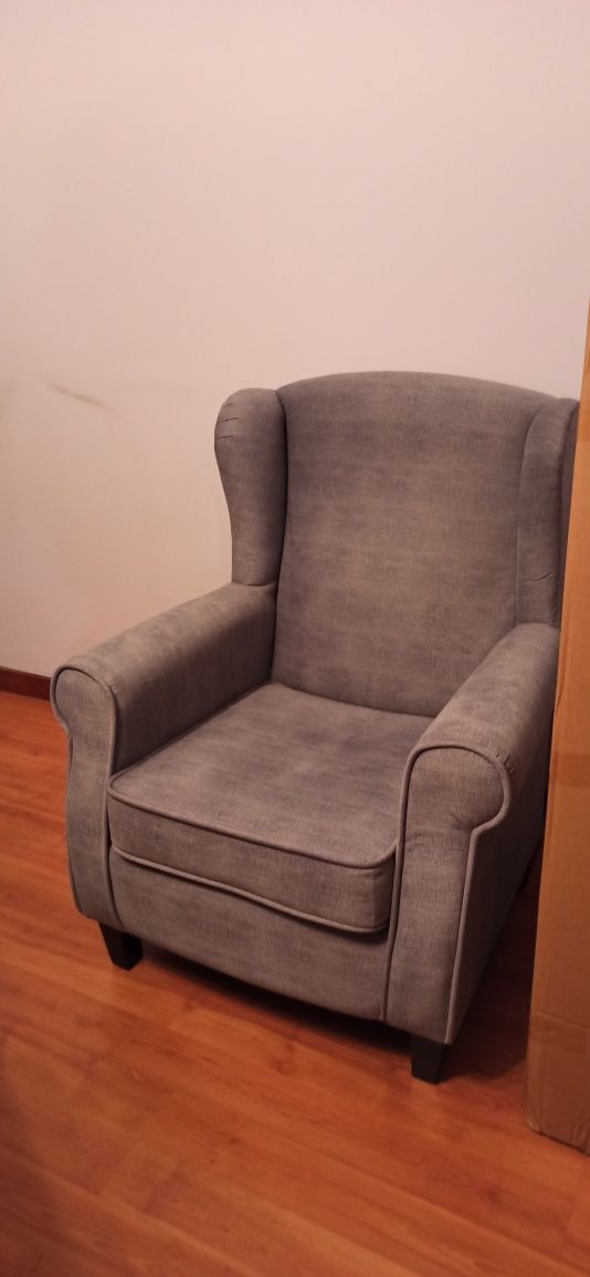 Sofá cama e poltrona