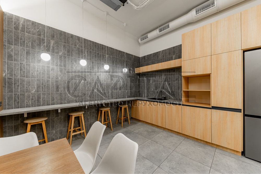 Оренда автономного офісу 250 м² метро Золоті ворота  центр