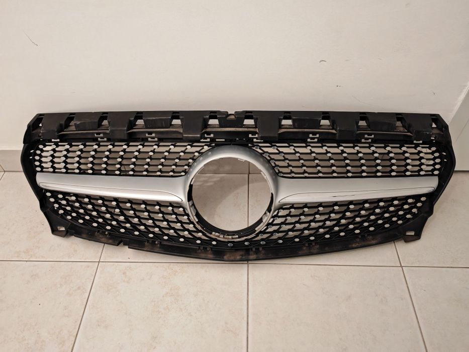 Grelha Original Mercedes CLA C117 e X117
