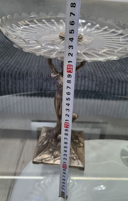 Posrebrzana i sygnowana patera z postacią kobiety i 2 dzieci, secesja