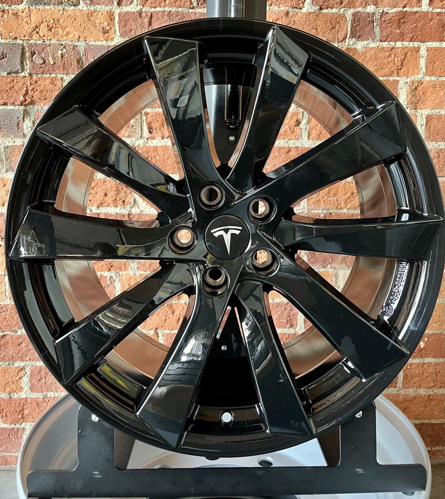 Alufelgi 19 Tesla Y Nowe 5x114,3 Felgi Black Edition Czujniki
