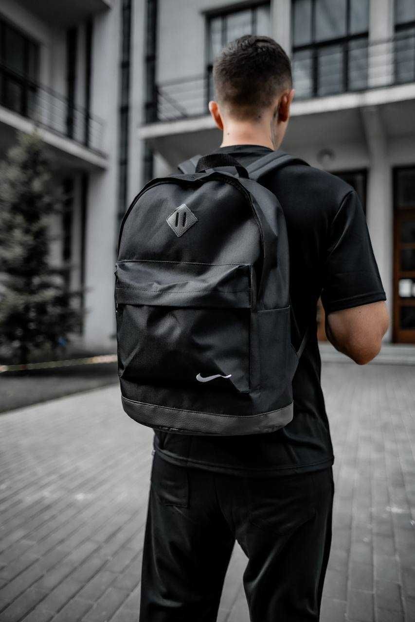 Рюкзак зі шкіряним дном у чорному та синьому кольорах