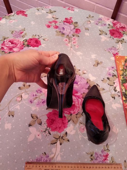 Туфли лодочки на шпильке