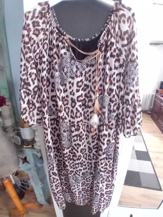 Sukienka panterka oversize
