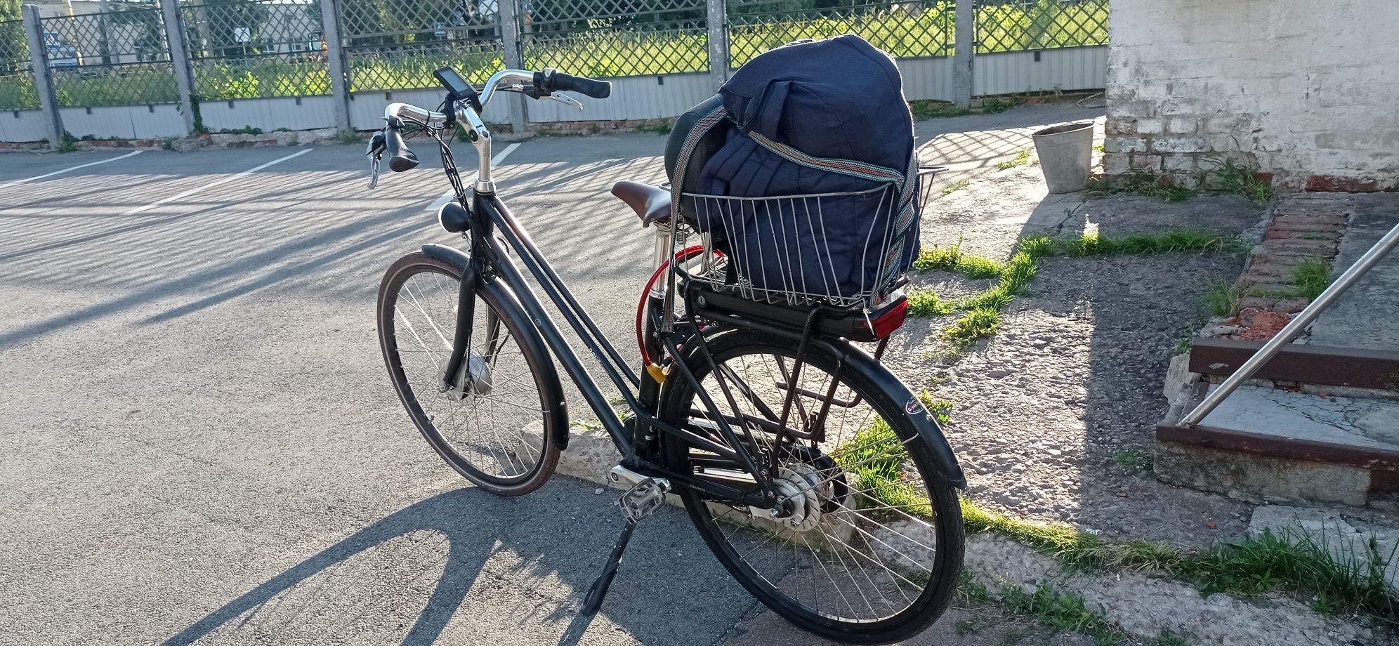 Продам электровелосипед с зарядкой