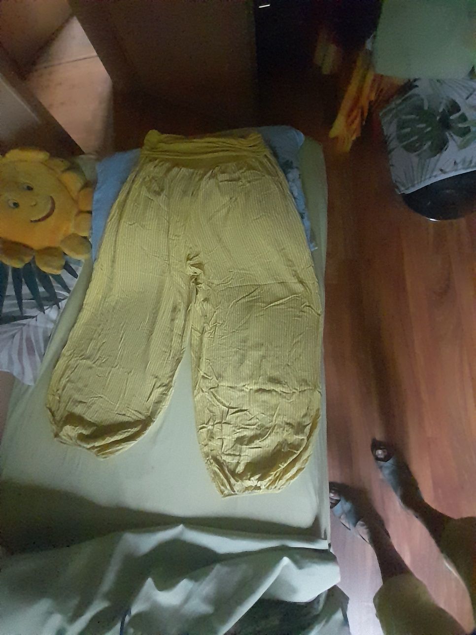 Luźne spodnie alladyna