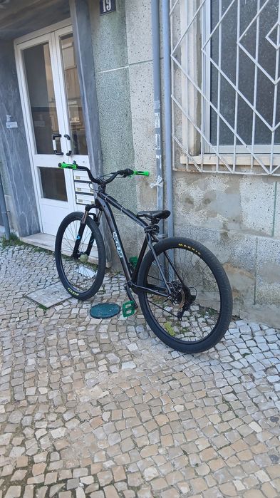 Bicicleta de grau aro 29