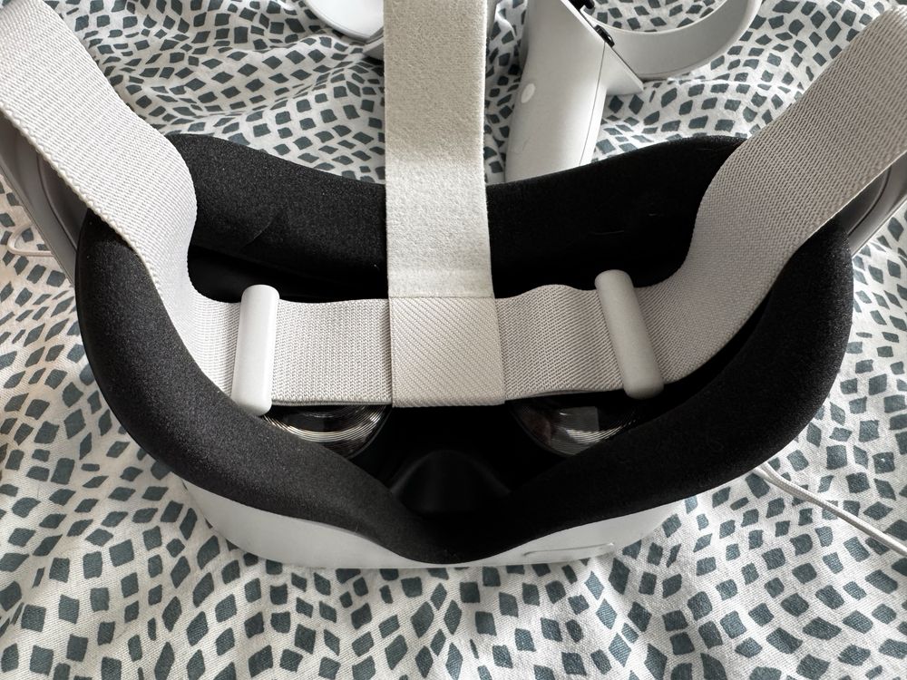 Oculus Meta Quest 2 128GB + przewód
