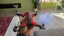 Zdalnie sterowany dron z kamerami