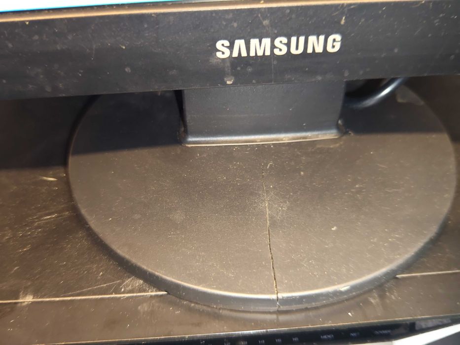 Monitor panoramiczny Samsung 22" 2243SN