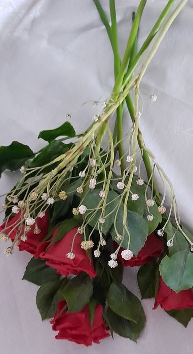 Шикарные розы ручной работы из холодного фарфора