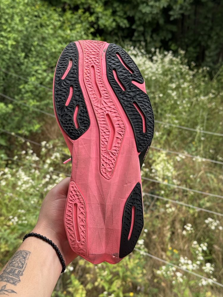 Бігові кросівки New Balance Rebel V4
