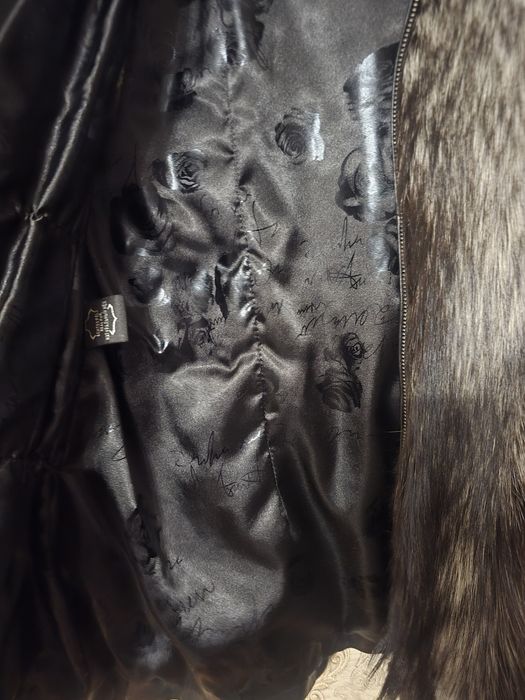 Жилетка жіноча,шкіряна з хутром