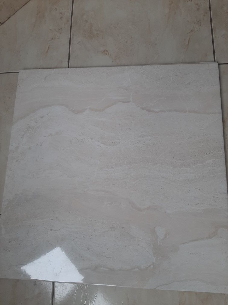 Sprzedam plytki kremowe daino Reale

natural  60x60 polysk