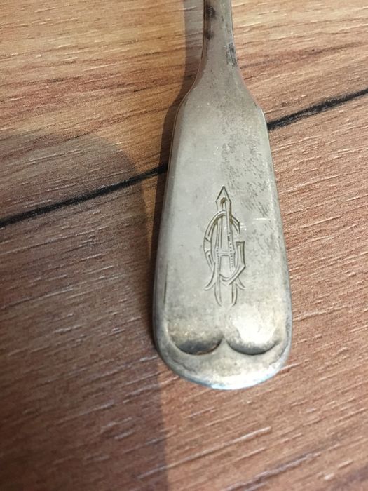 Stare sztućce 5 łyżek,i dwa różne widelce