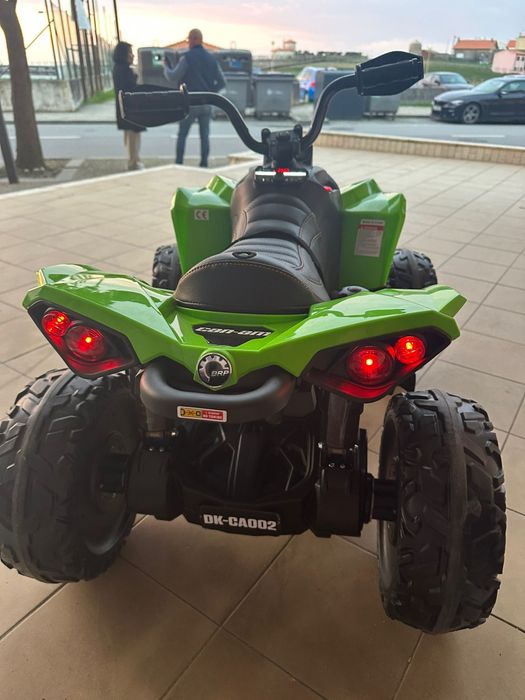 Moto 4 can am elétrica