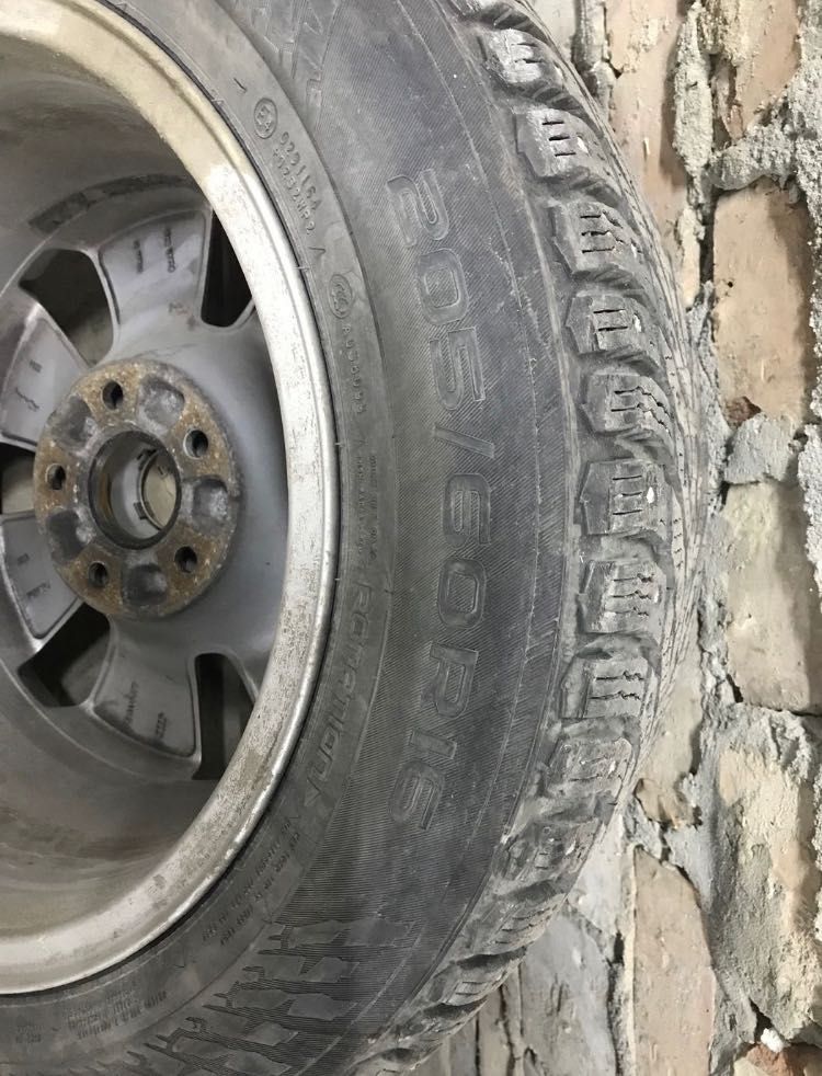 Продам диски з шинами
