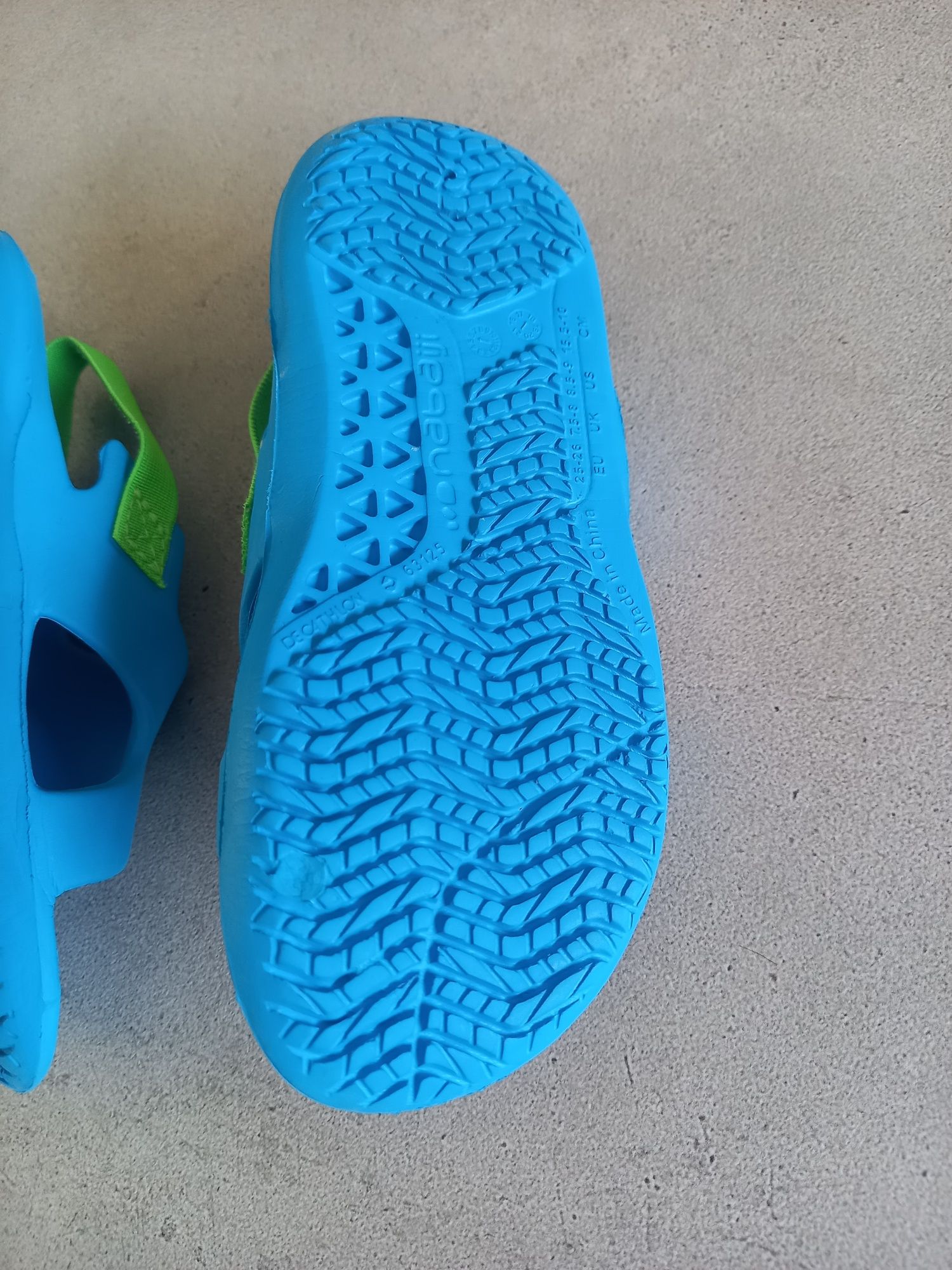 Klapki/sandały na basen decathlon 25/26