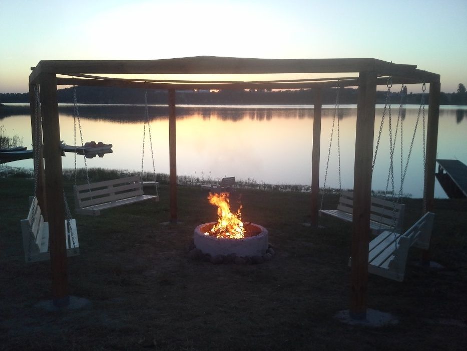 Dom całoroczny 8-osobowy nad jeziorem. Las, plaża, mazury, wędkowanie.