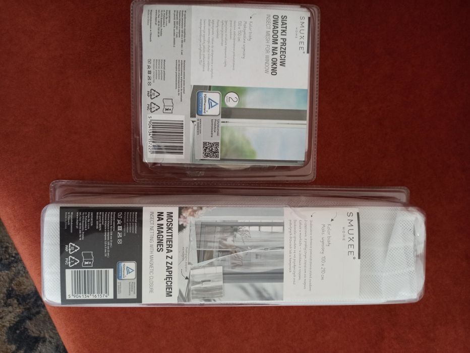 Siatki przeciw owadom  na okno i na drzwi na magnes 2 szt.