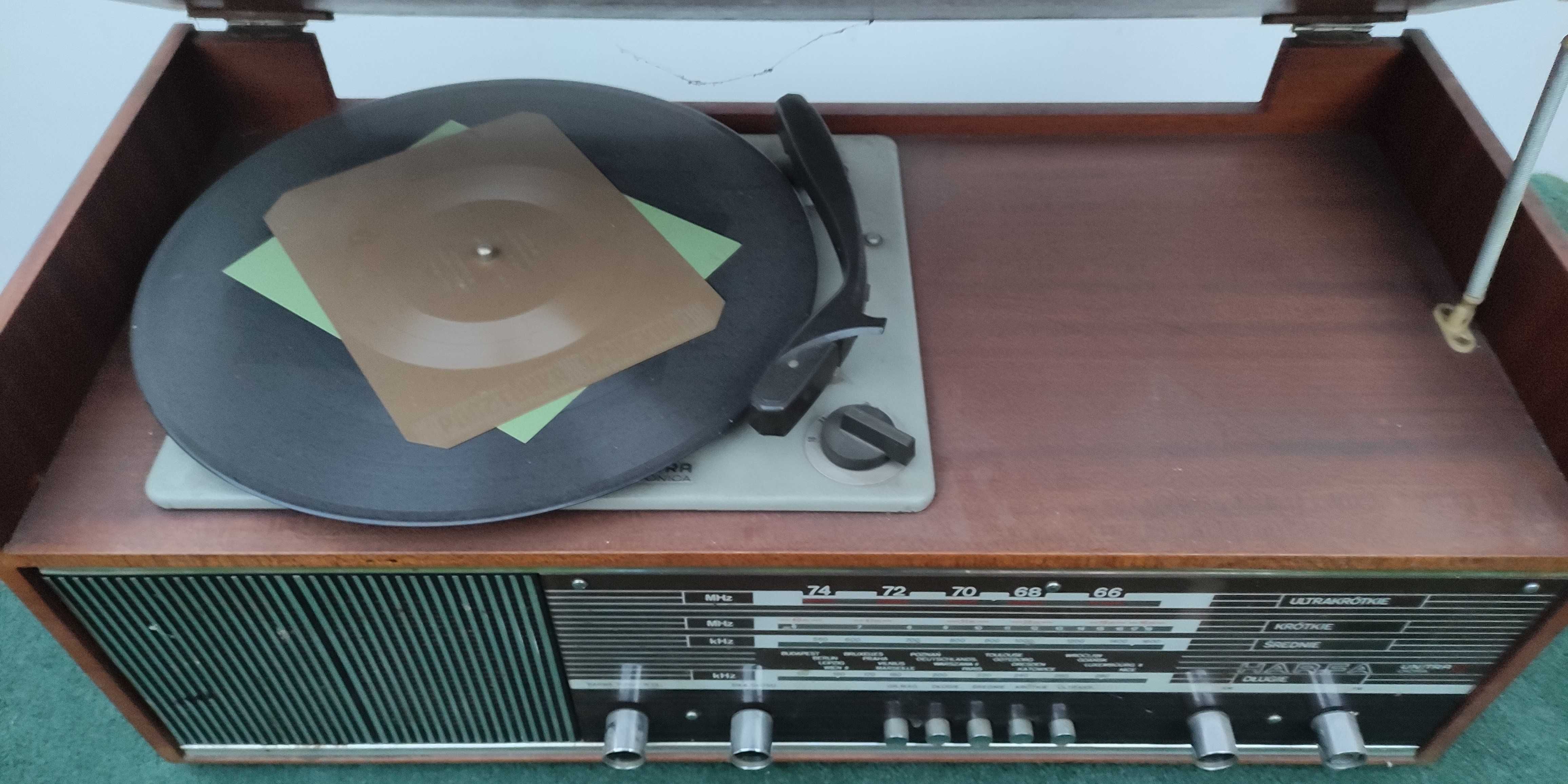 Radio z gramofonem HARFA typu DML-353 Unitra Diora