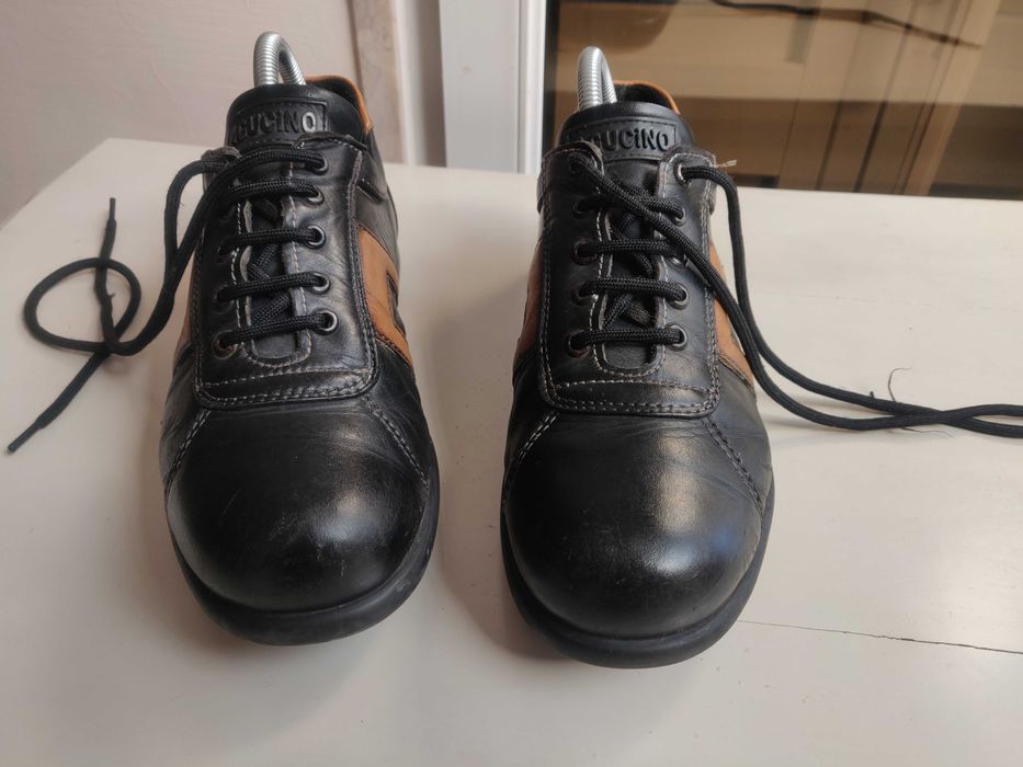 Sapatos pretos Acocino 39