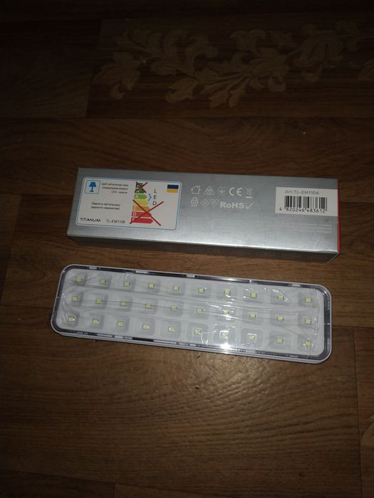 Шара! LED светильник аварийный TITANUM 30 LED 6500K