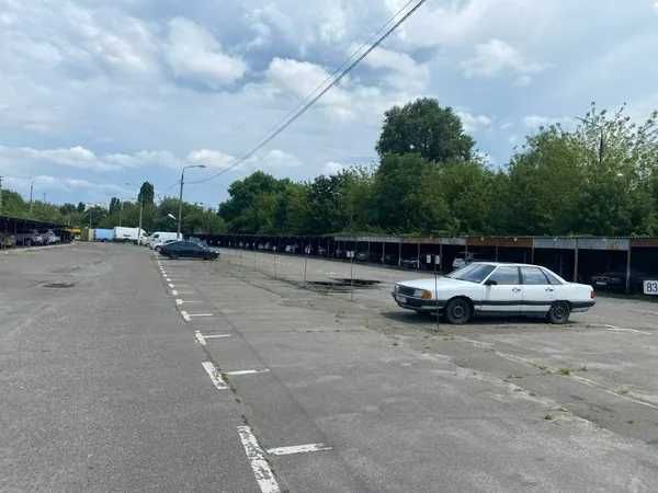 Здам паркомісце на вул. Березняківська, 17. Від власника