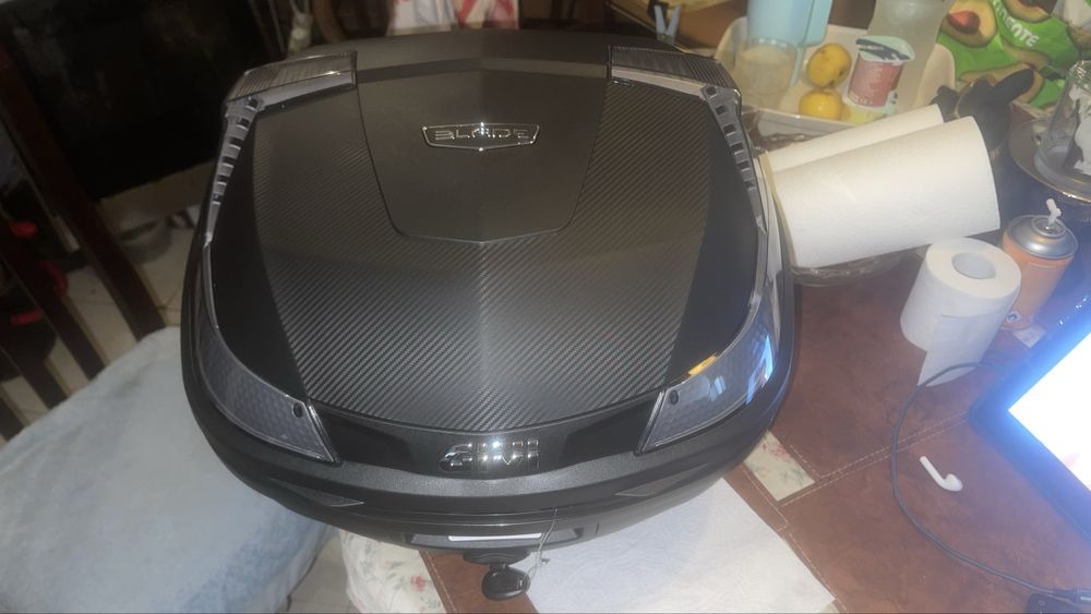 Top Case nova  na caixa, nao uso pois tenho a original na mota