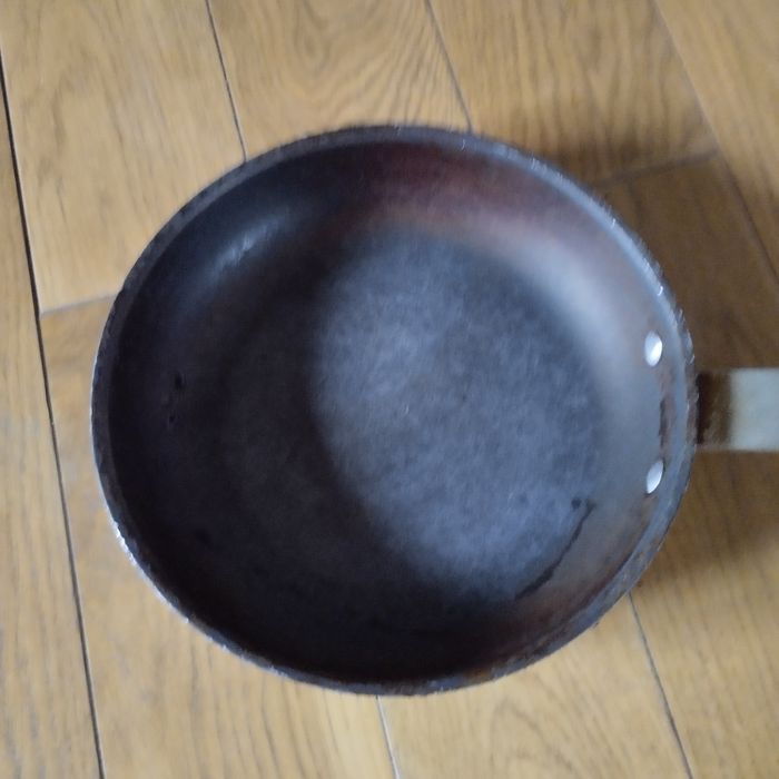 Patelnie 2 szt uzywane