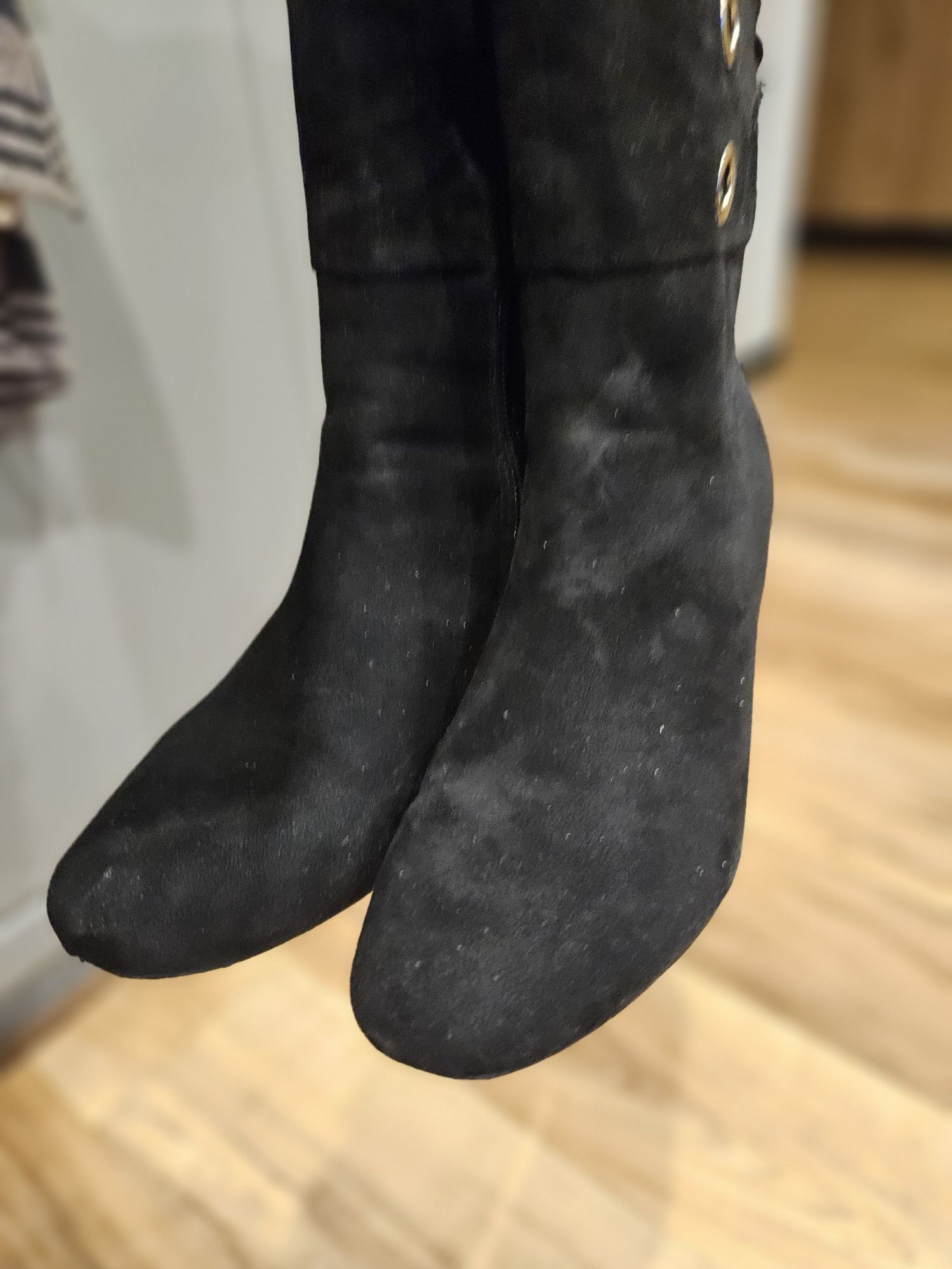 Długie buty zamsz wiązane tył 37