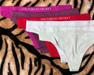 Трусики-стрінги від Victoria's Secret. Розмір S.