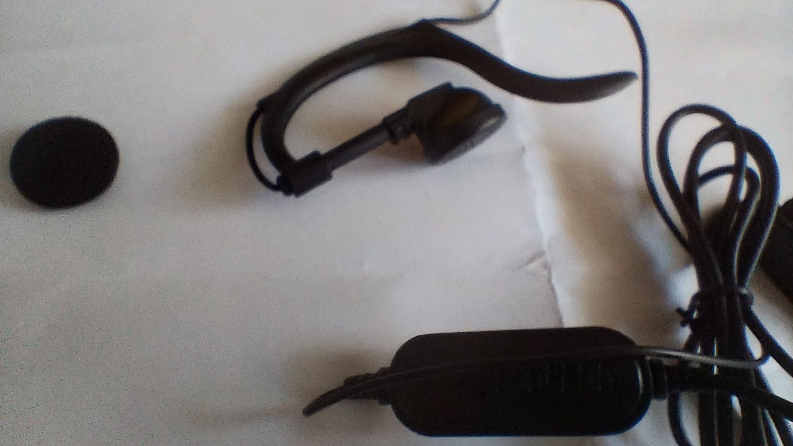 Mikrofonosłuchawka Baofeng do przenośnych radiotelefonów.