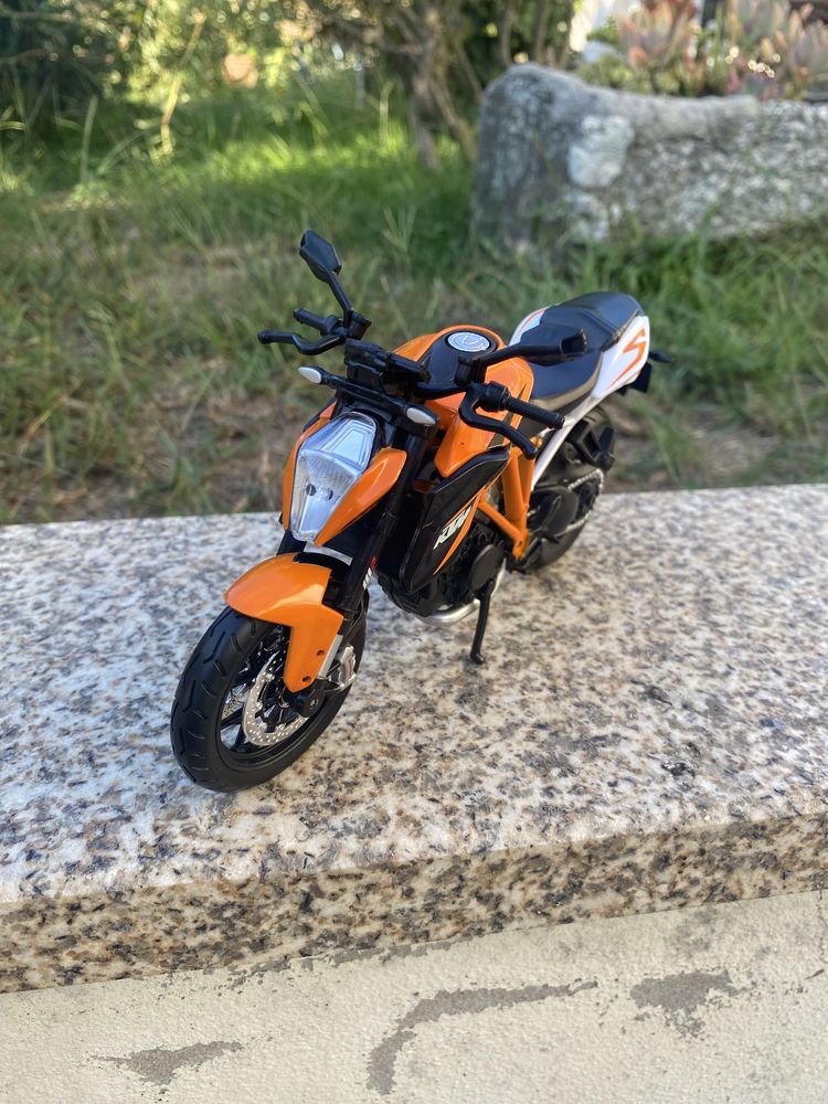 Mota miniatura KTM DUKE 1290