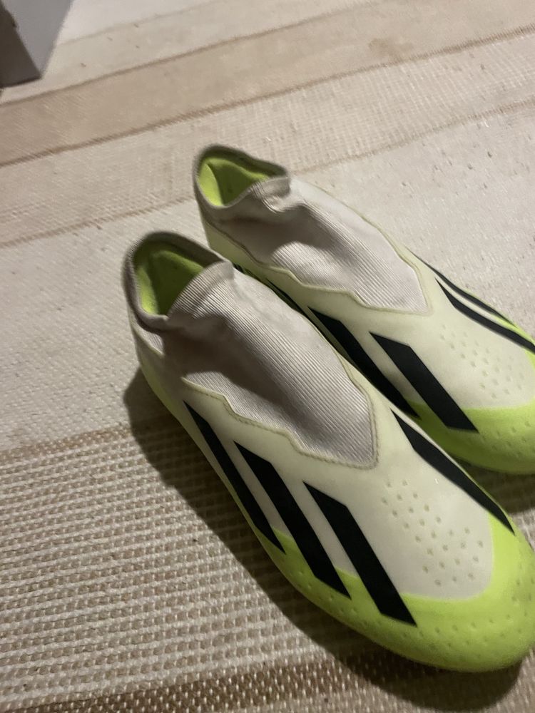 Vendo chuteiras da adidas so utilizeias uma vez