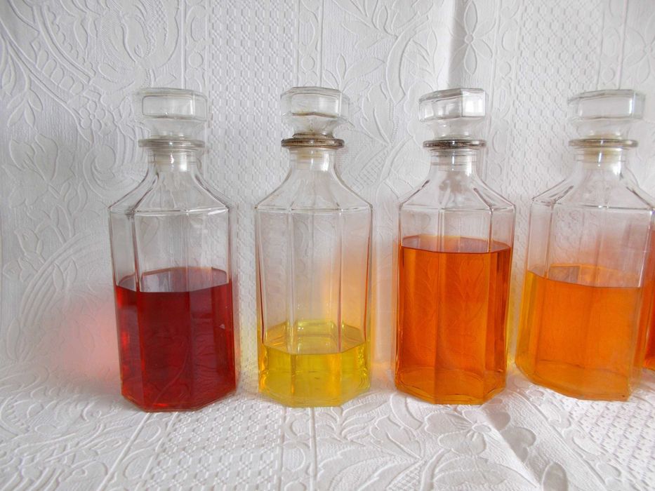 5 x Garrafas (Cada 1 litro ) De Perfume Vintage. França