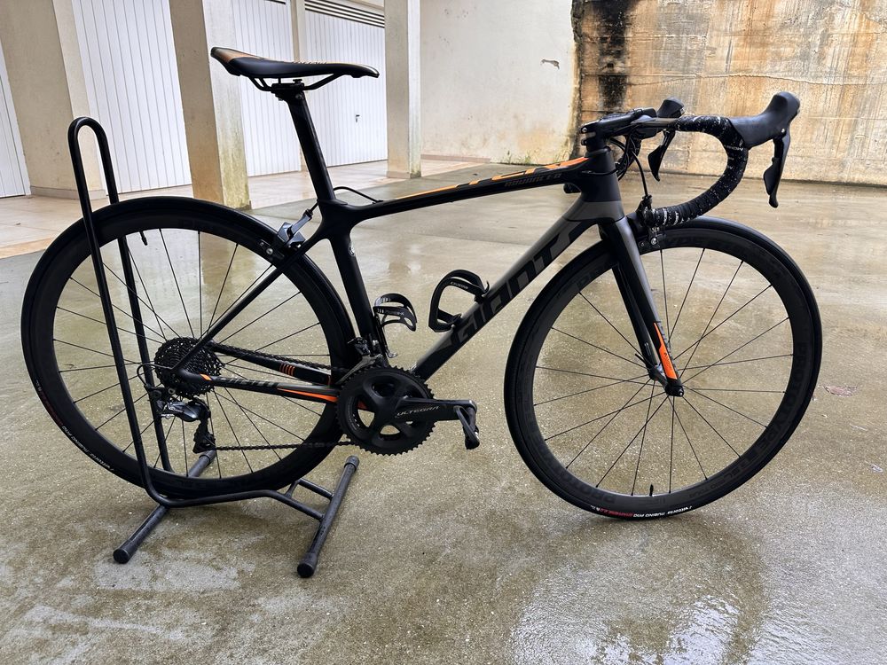 Giant advanced carbono