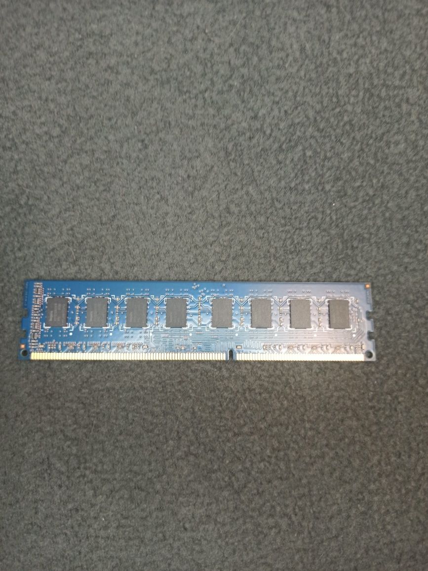 Оперативная память 2 GB DDR3-1333
