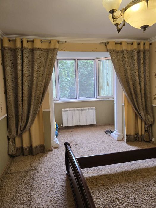 Продам спальню меблі + штори