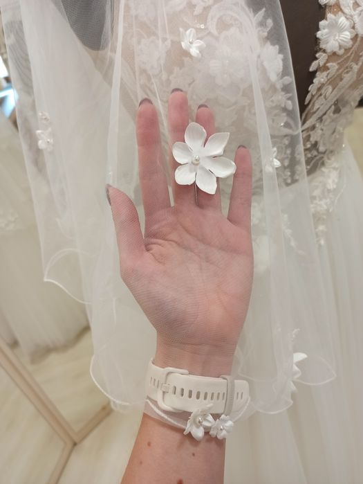 NOWY dwuwarstwowy Welon krótki kwiatki 3d ivory ecru 100cm