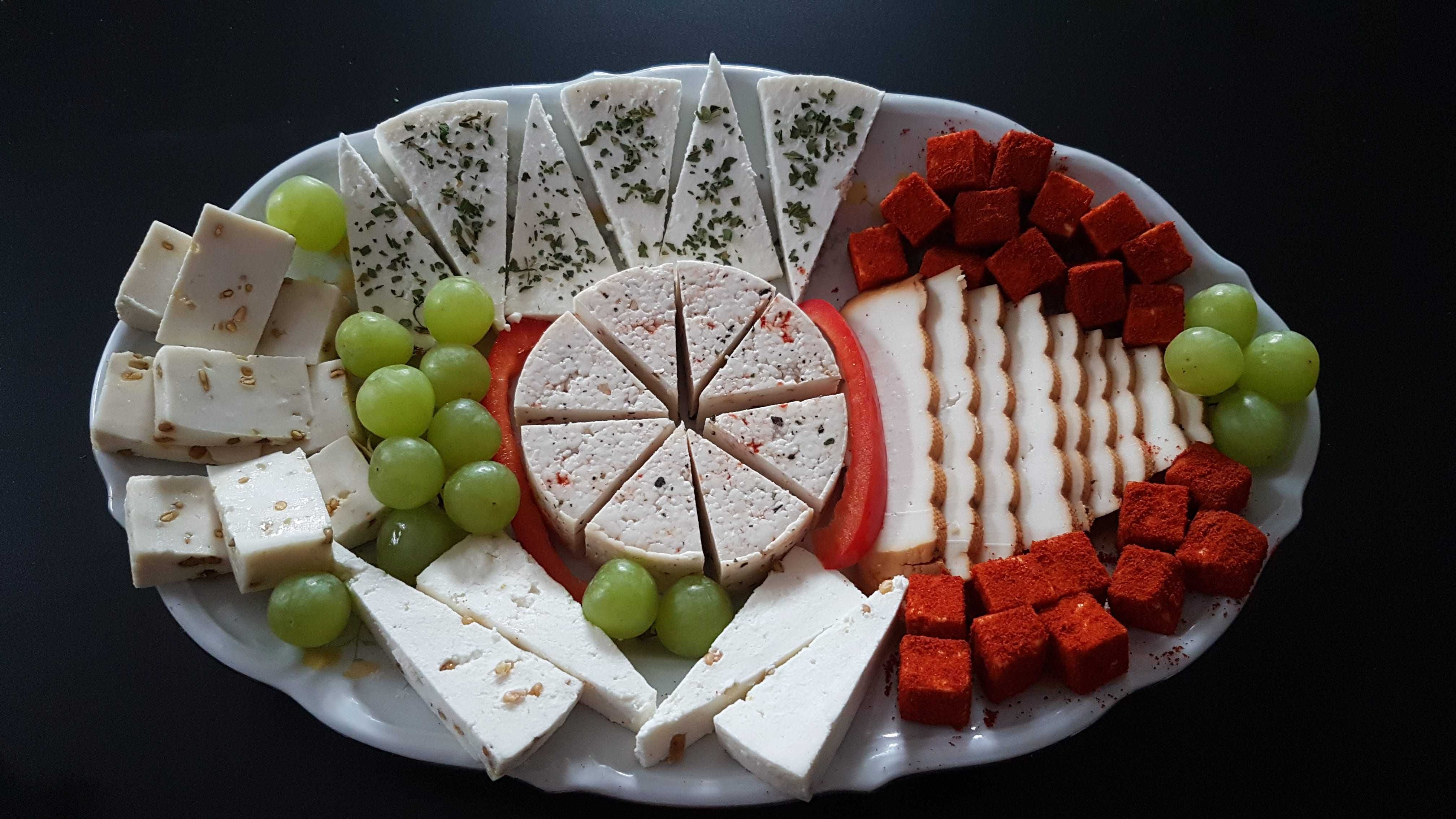 Mleko kozie, sery, serwatka, jogurt, twaróg sernikowy.