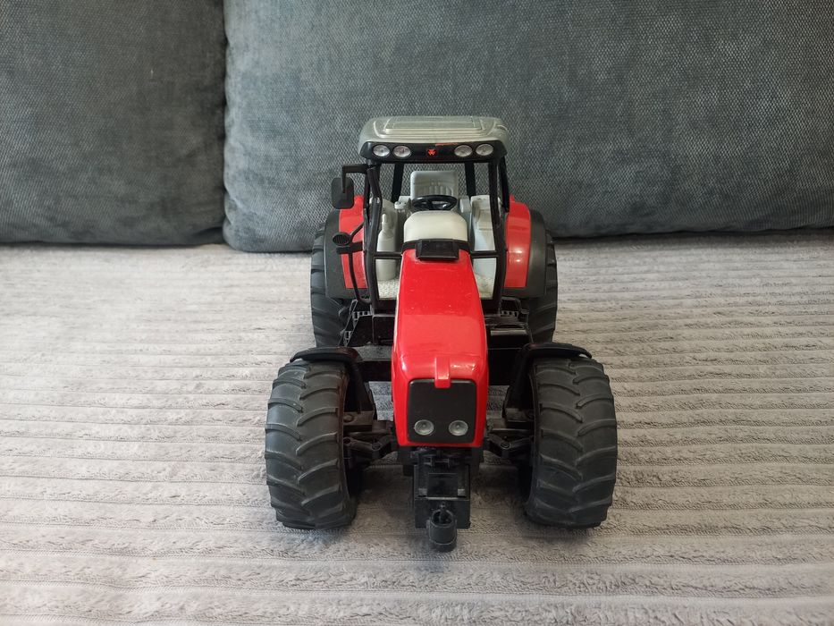 Трактор Massey Ferguson від Bruder