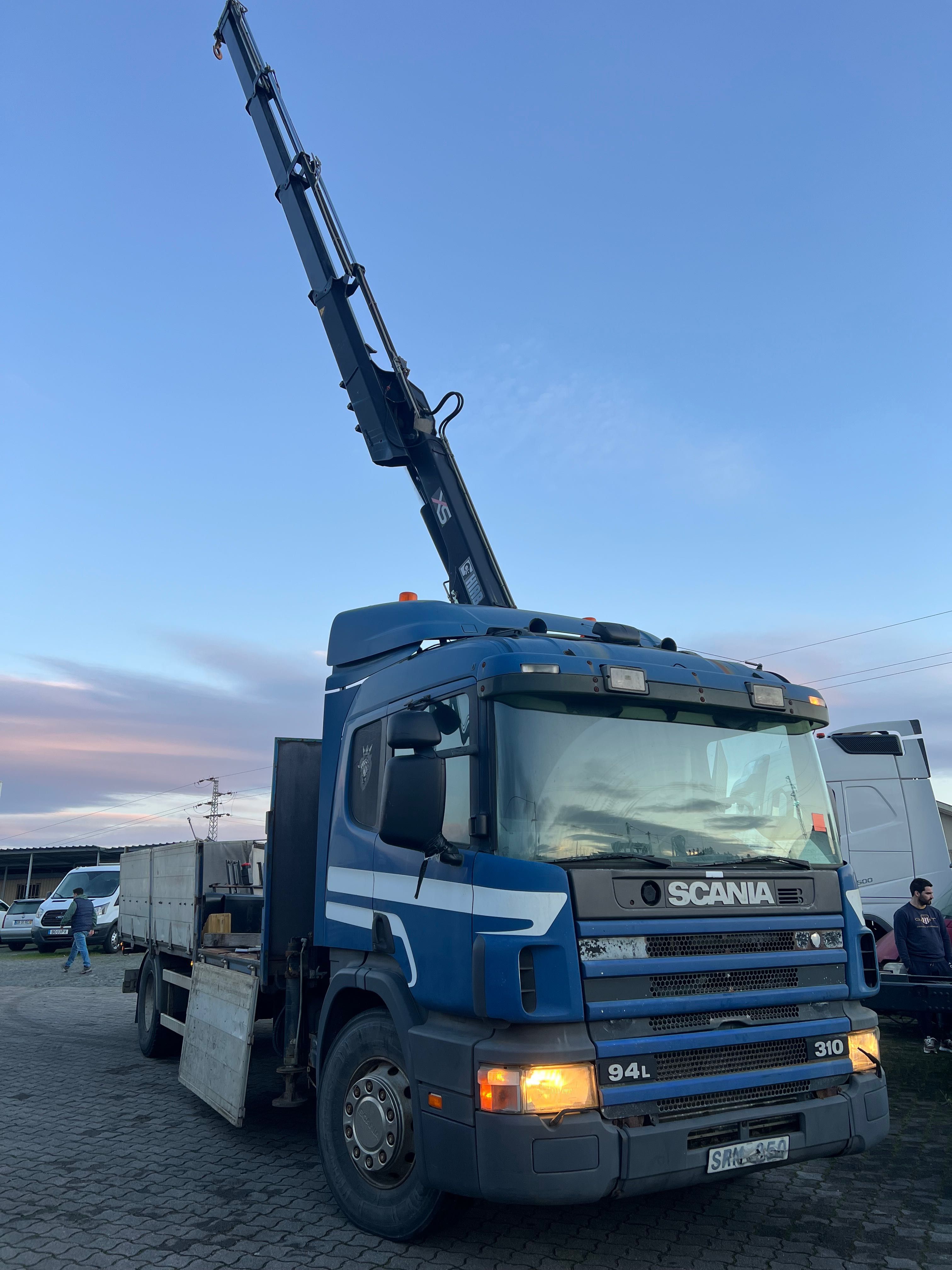 SCANIA P94 GRUA HIAB 144 .2012 Radiocomando