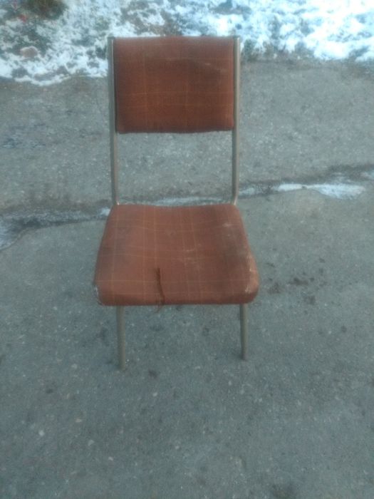 Krzesło tapicerowane metalowe nogi PRL do renowacji