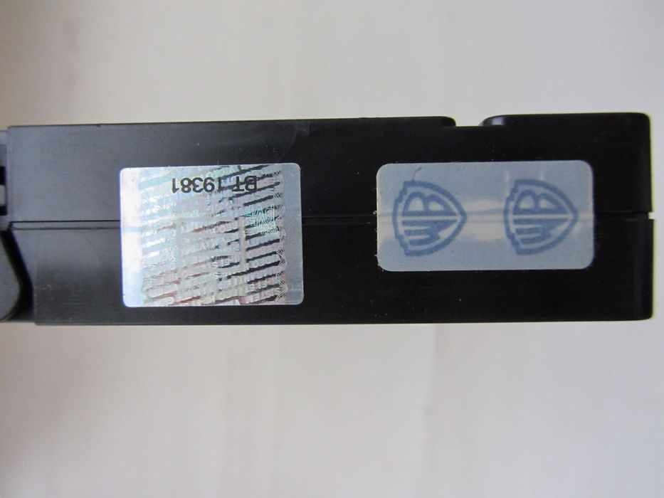 Продається відеокасета " Матриця Революція " .